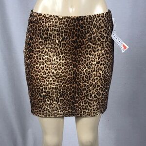 Zuliana Size Large Velvet Leopard Mini Skirt With Elastic Waist & Side Slits.New